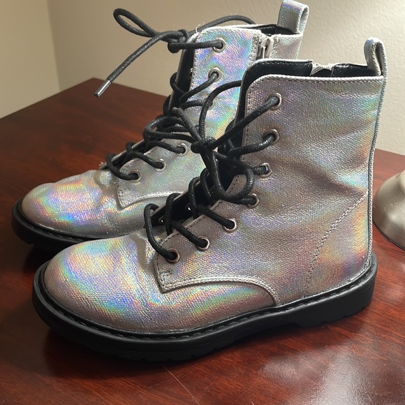 Girls Justice size 13 metallic boots. Never worn. Brand new no box. - Picture 6 of 7